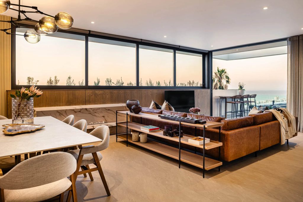 04-gl-be-lionel-henshaw-interior-bantry-bay-cape-town